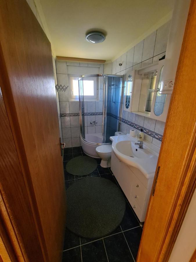 Mali Marino 1 Apartment Selce Bagian luar foto